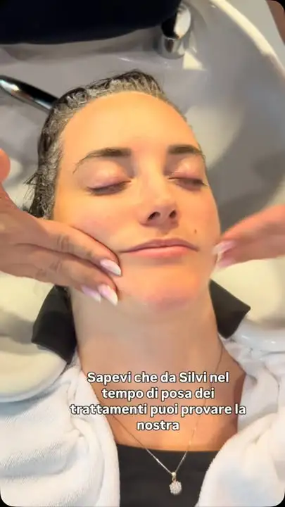 Mentre il trattamento capelli è…